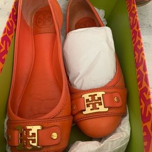 TORY BURCH LEATHER FLATS